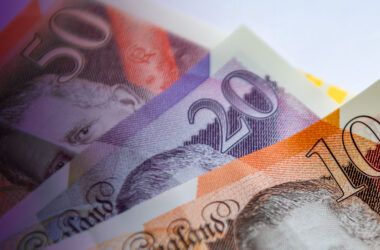 UK and US rate decisions: BoE cuts rates as expected, Fed moves along unchanged